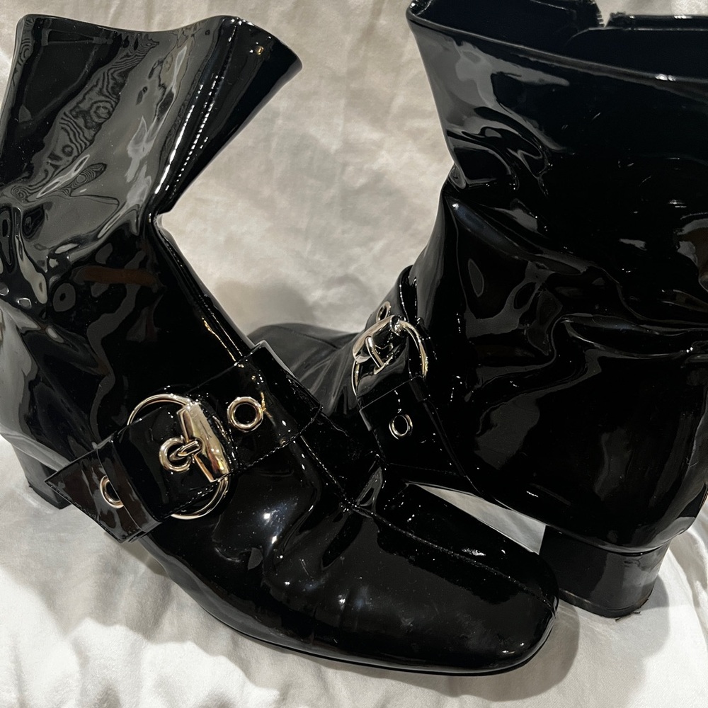Gucci Black Patent Leather Heeled Boots